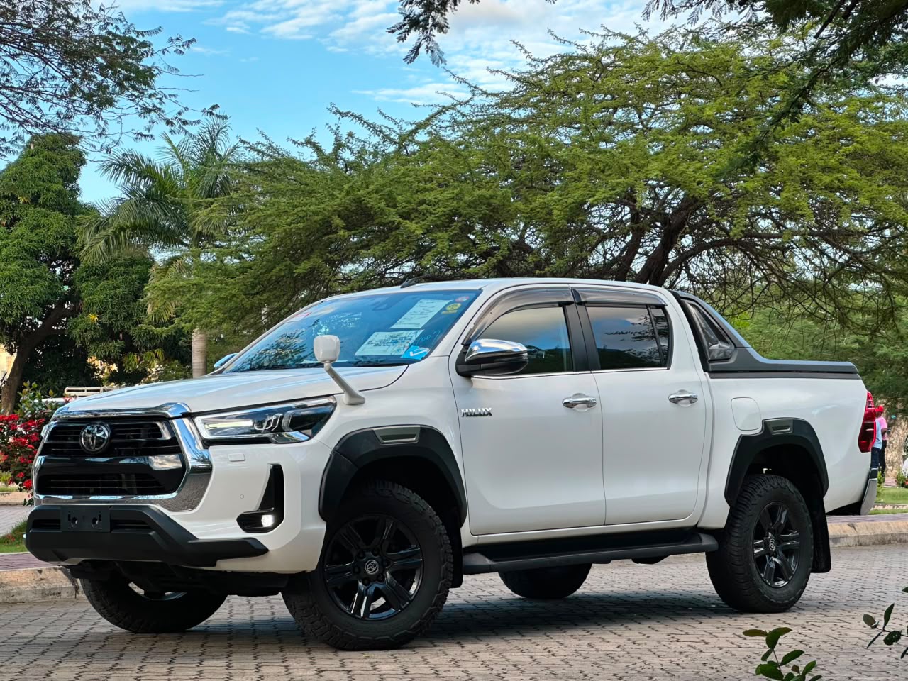HILUX DOBLE CABIN